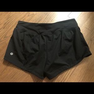 Lululemon women perforated shorts black size 6